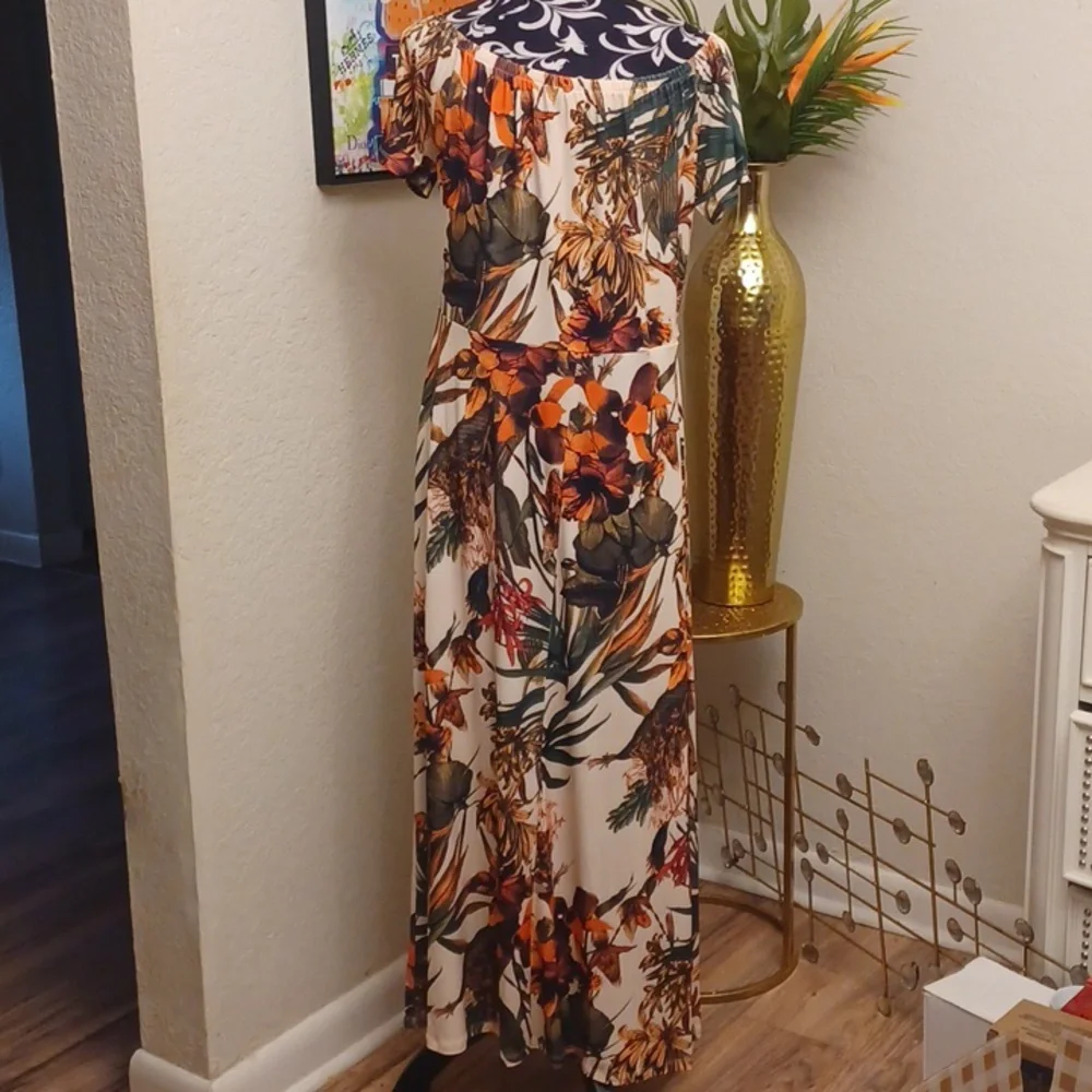 Orange and Green Maxi Sundress with Sleeveless Flutter Sleeves - Picture 4 of 5